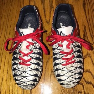 Brava youth soccer shoes